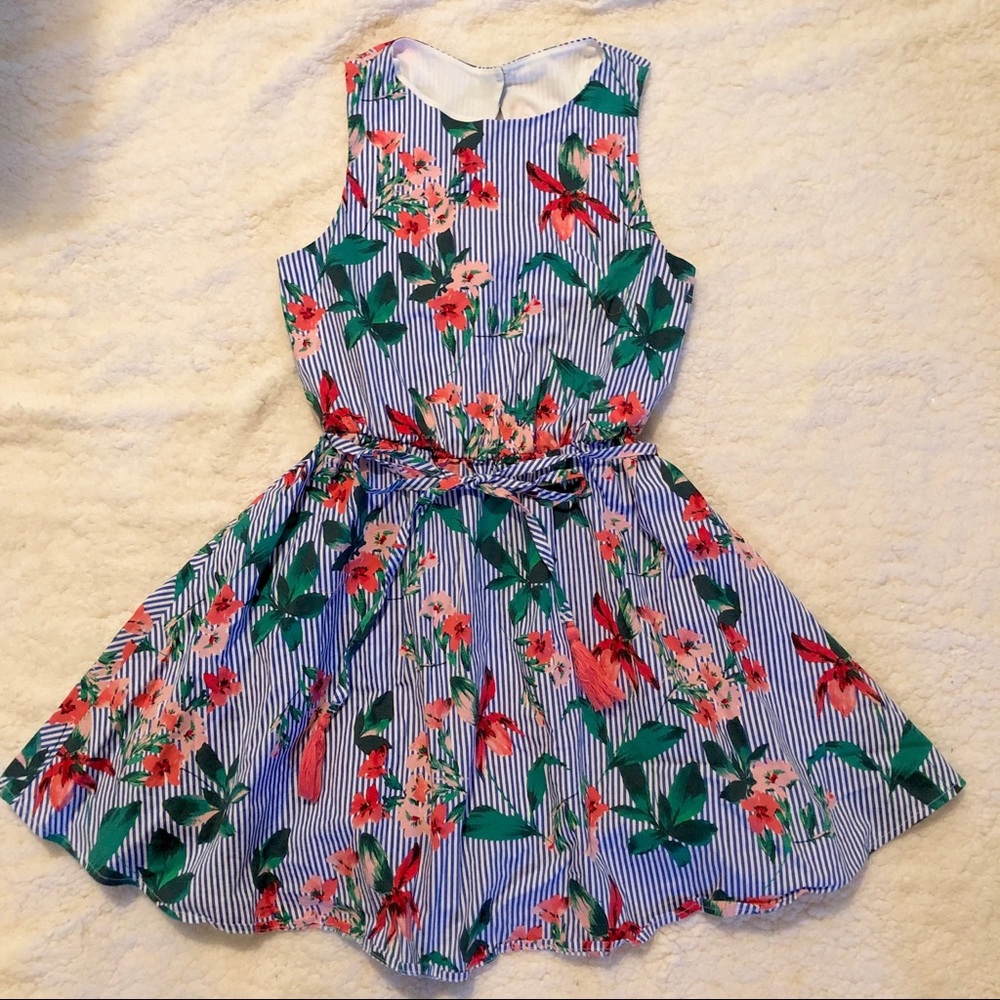 Floral dress (size medium, fits small)